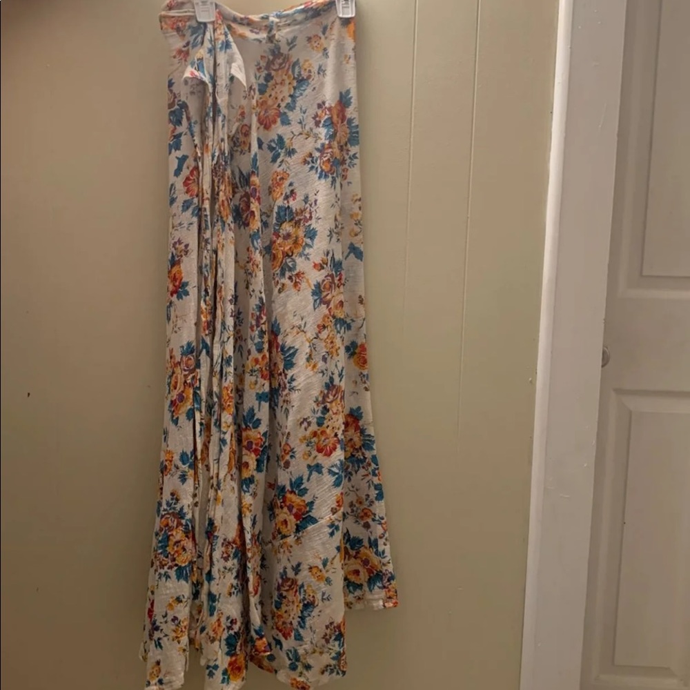 Beige wrap skirt flower design